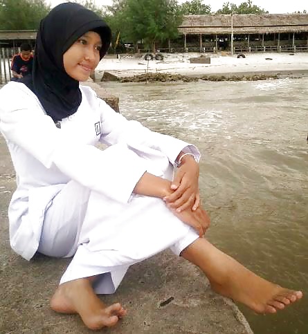 hijab turban malay tudung teen feet soles ayak pict gal