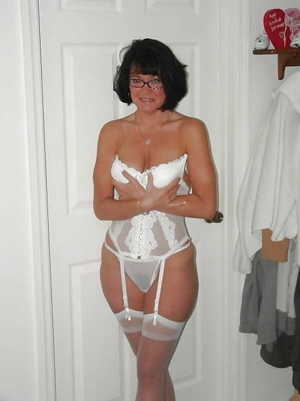 MILF Wives 79 photo #325267198