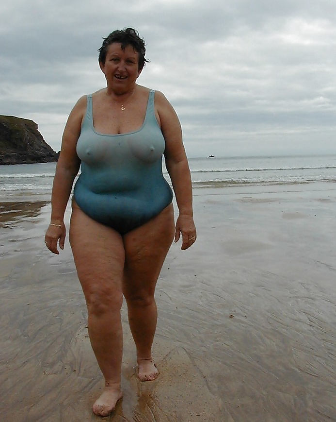 Granny Bikini Pics Xhamstersexiezpicz Web Porn