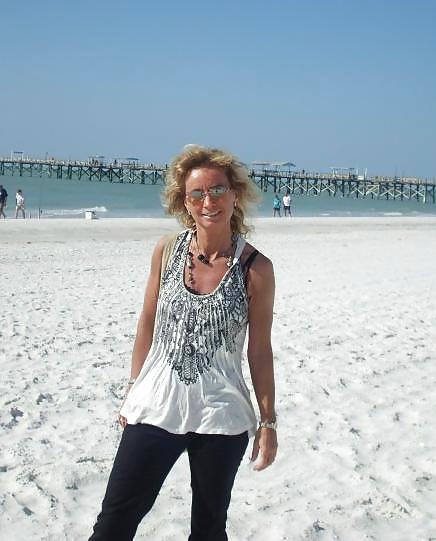 Mama Sylvia pict gal