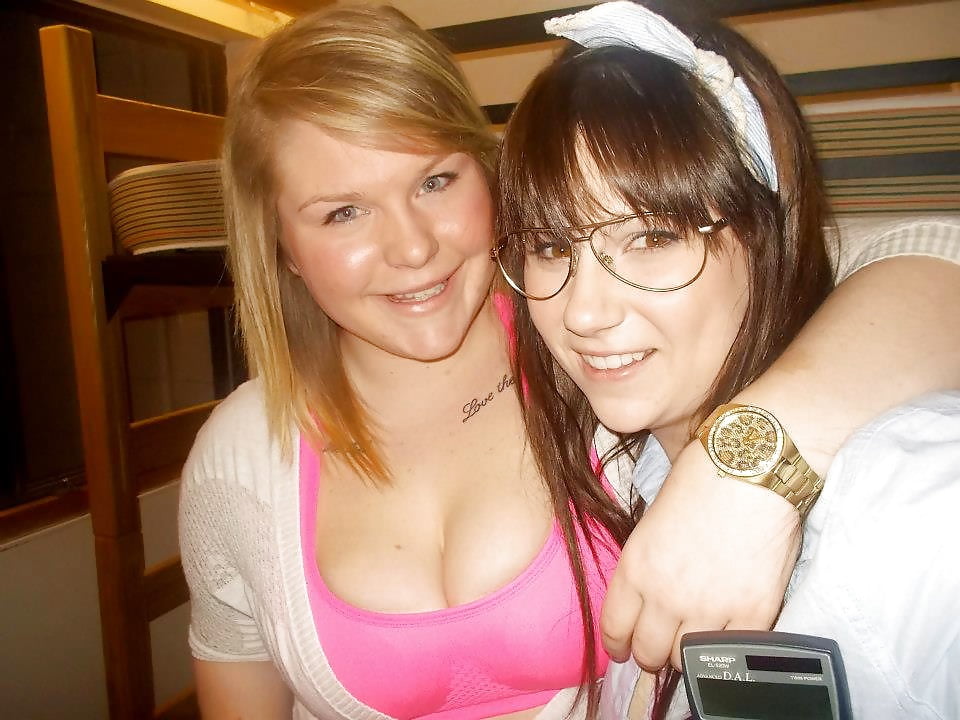 Busty Blonde Slut pict gal