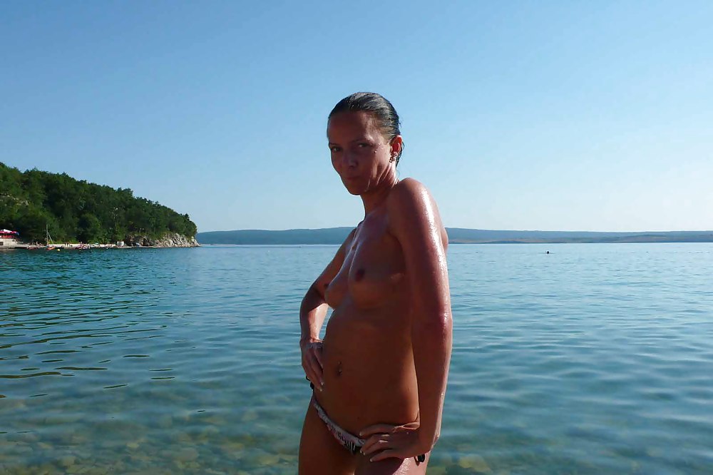 The beach 68 pict gal