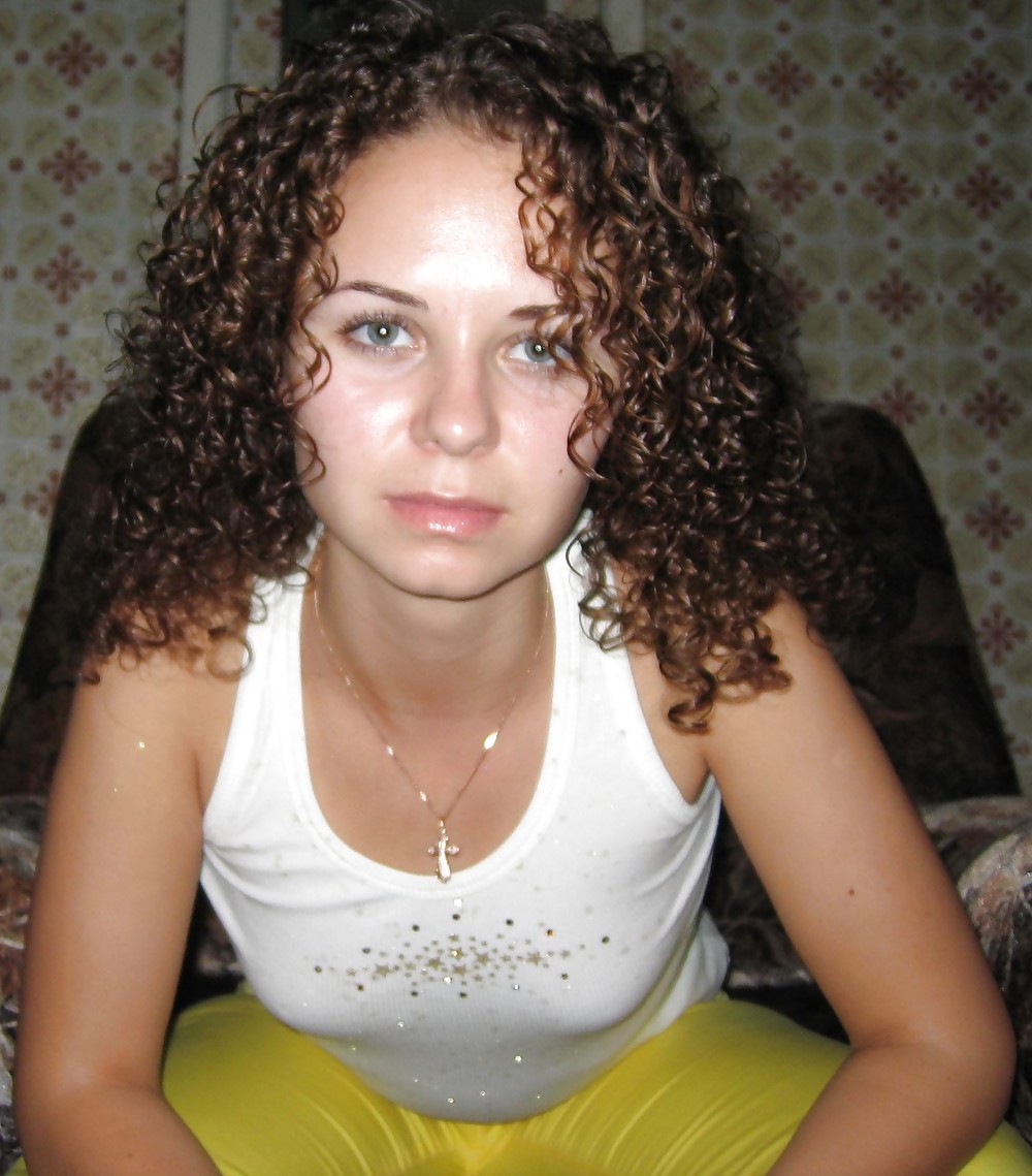 Curly Hair Brunette pict gal