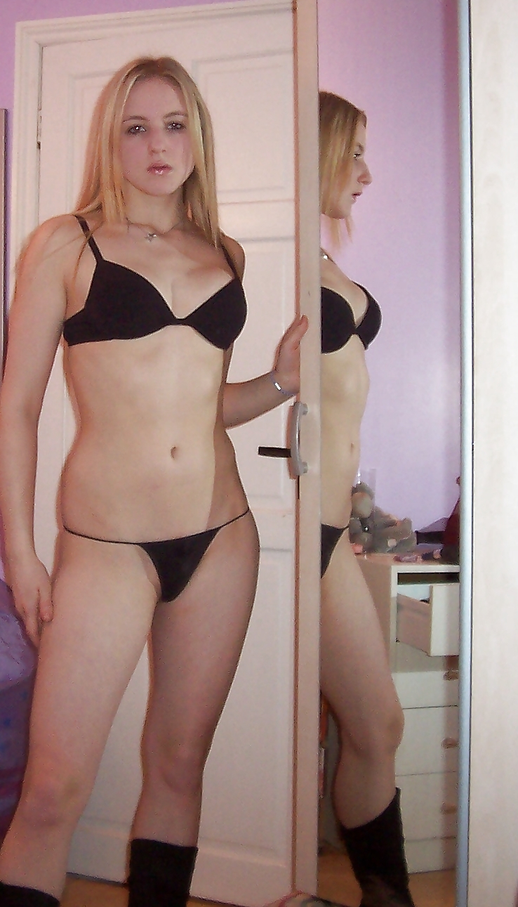 28-Teen nude bra panties room pict gal