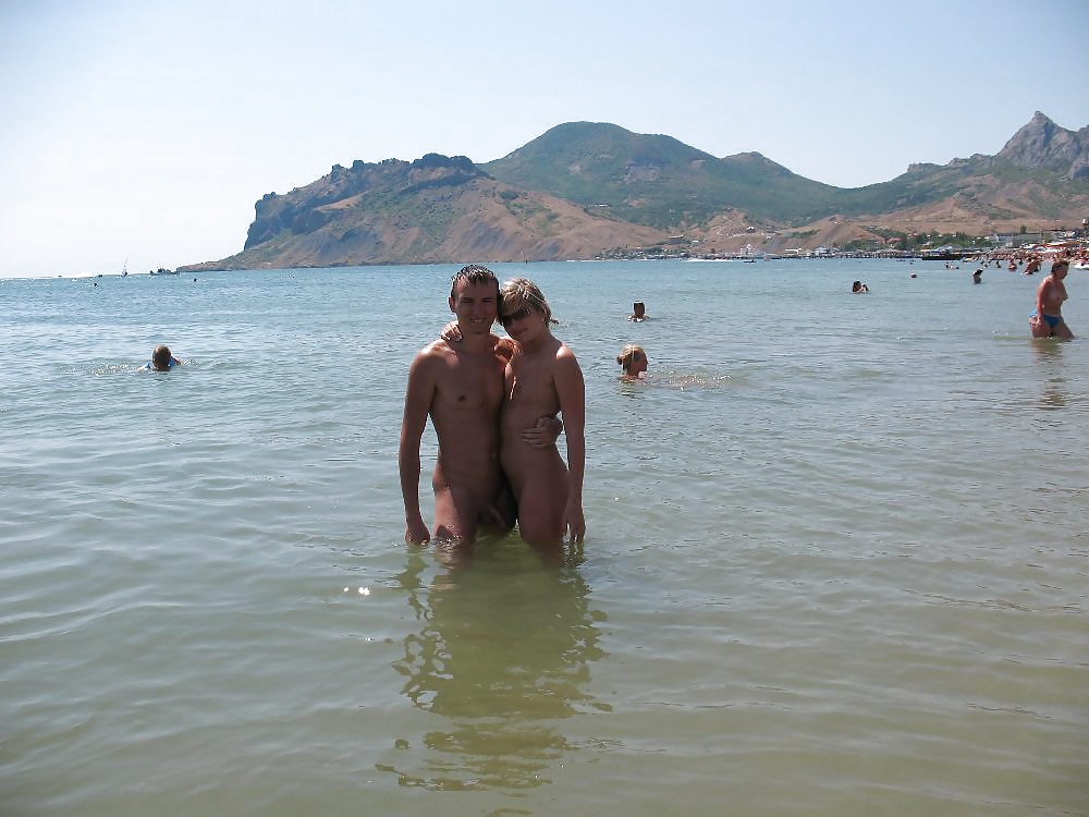 Nude Couples, outdoors and indoors pict gal