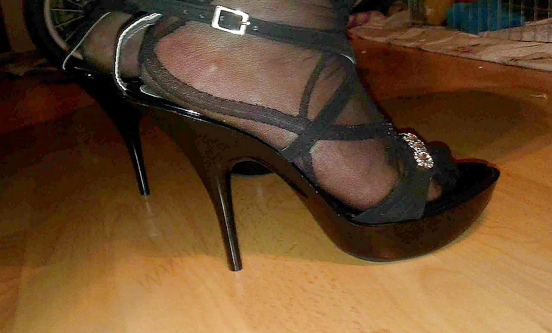 legs in sexi heels pict gal