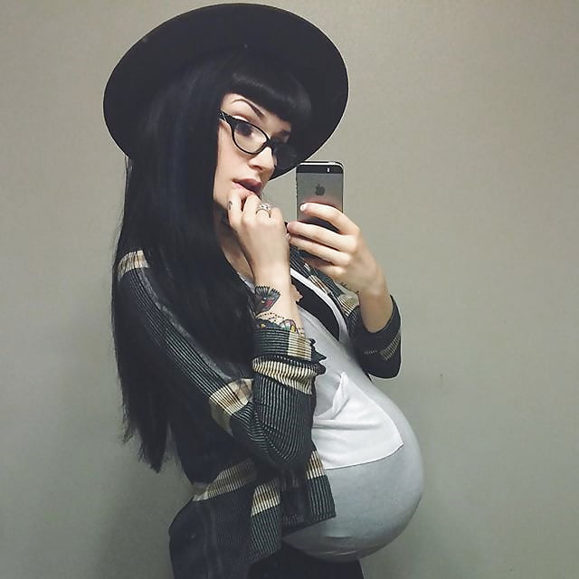 gohtic teen Michelle pregnant with twins pict gal