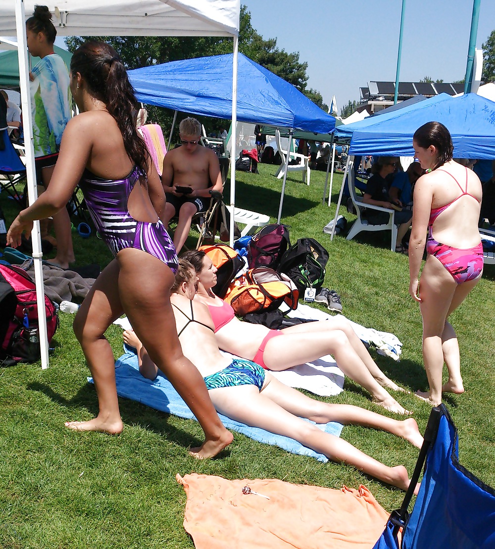 Nice Asses at the Swimming Pool Again. :D pict gal