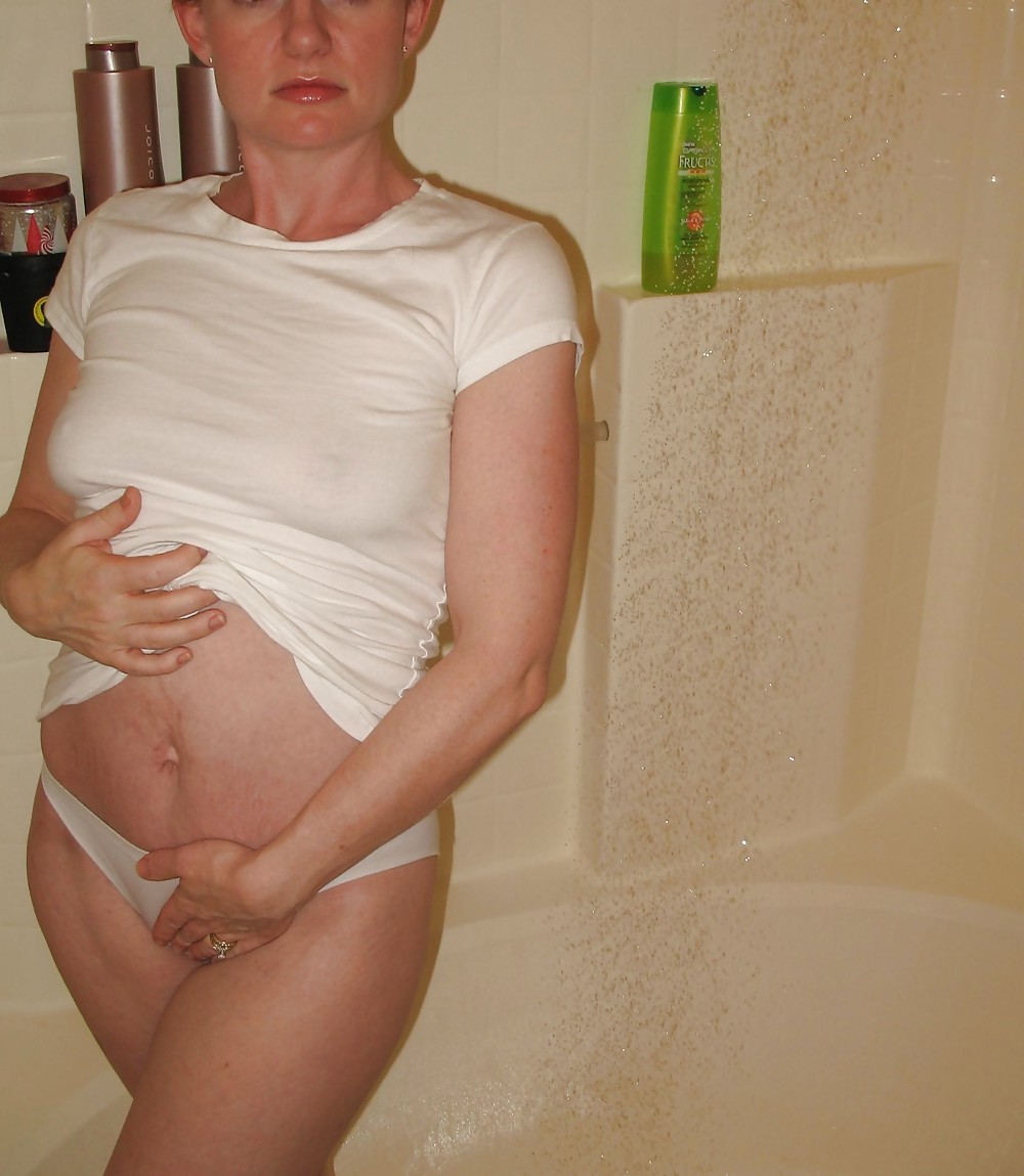 SHOWER AND WET TSHIRT pict gal