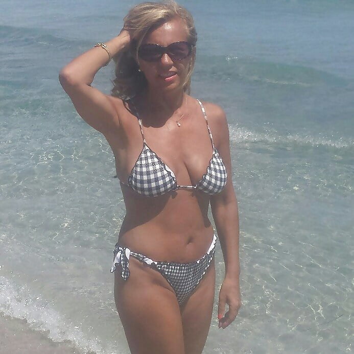 Italian MILF Viola fb pict gal