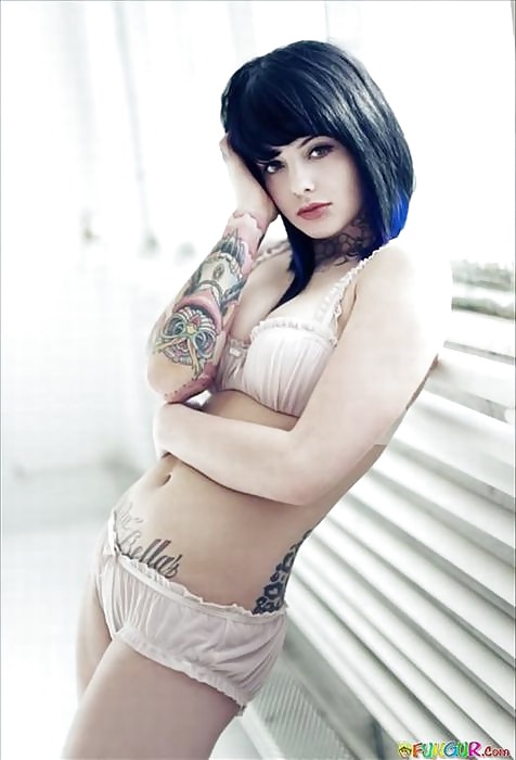more tattooed hotties pict gal