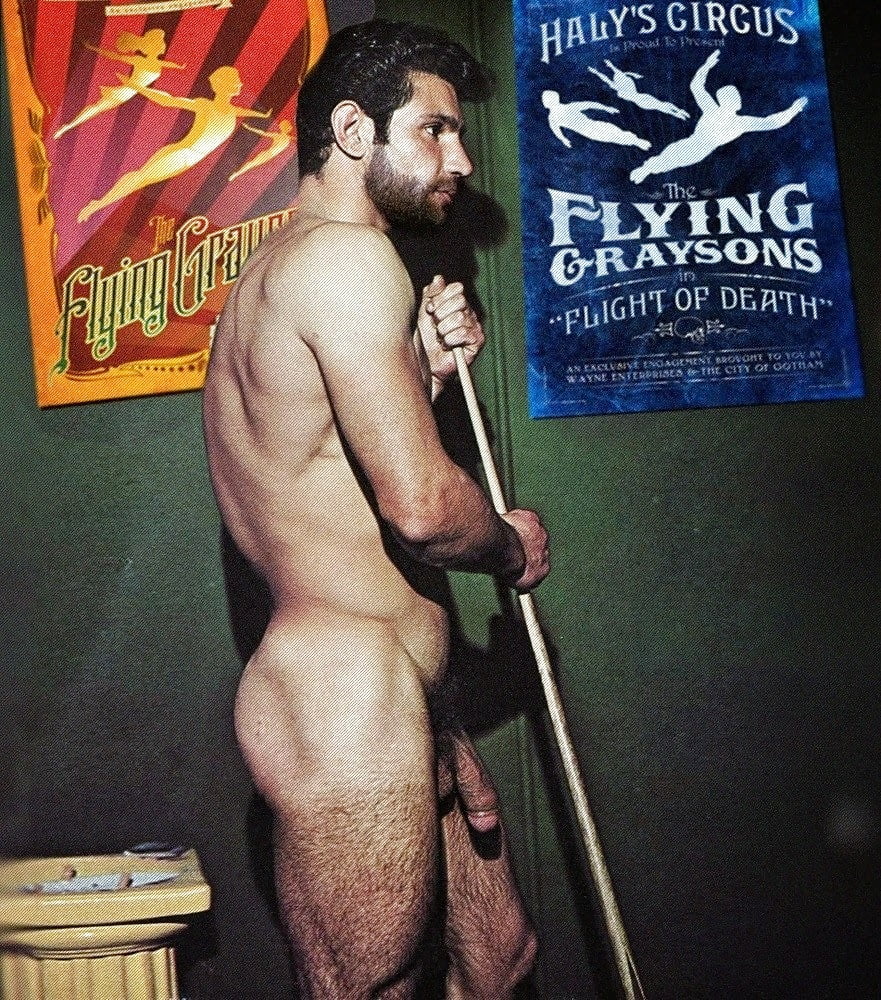 Naked Men Housekeeping 26 Bilder
