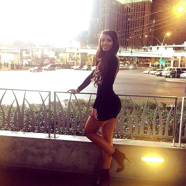 Tight dresses & skirts 4 pict gal