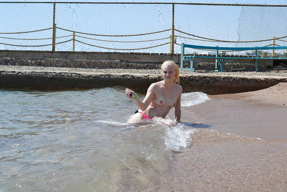 The beach 140 pict gal