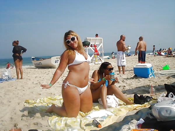 Busty Nanette 2 pict gal