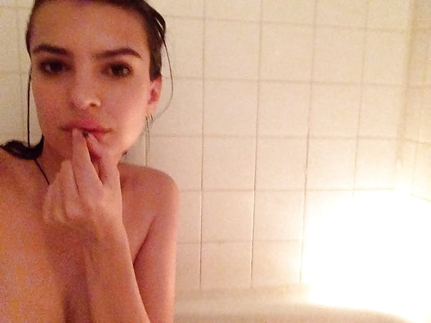 Emily Ratajkowski Naked pict gal