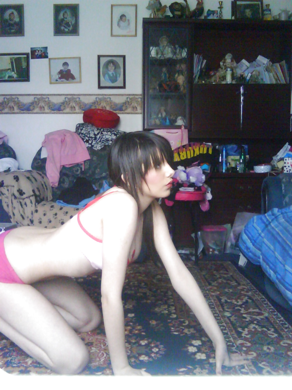 Cute Emo girl from Belgium pict gal