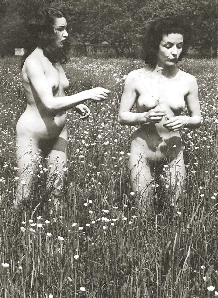 Vintage Nudist pict gal