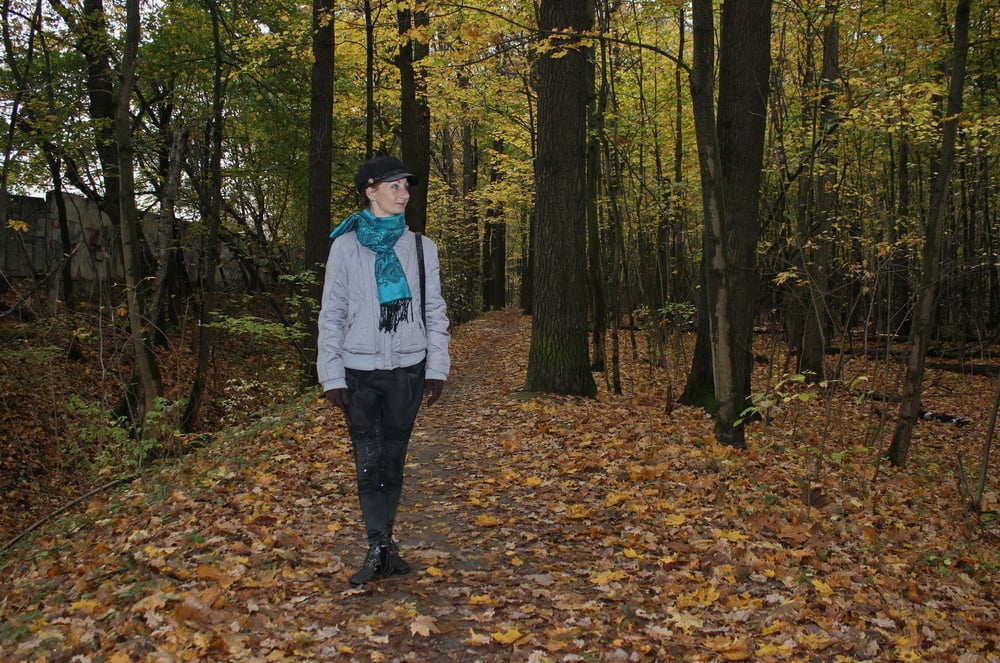 Autumn park - 32 Photos 