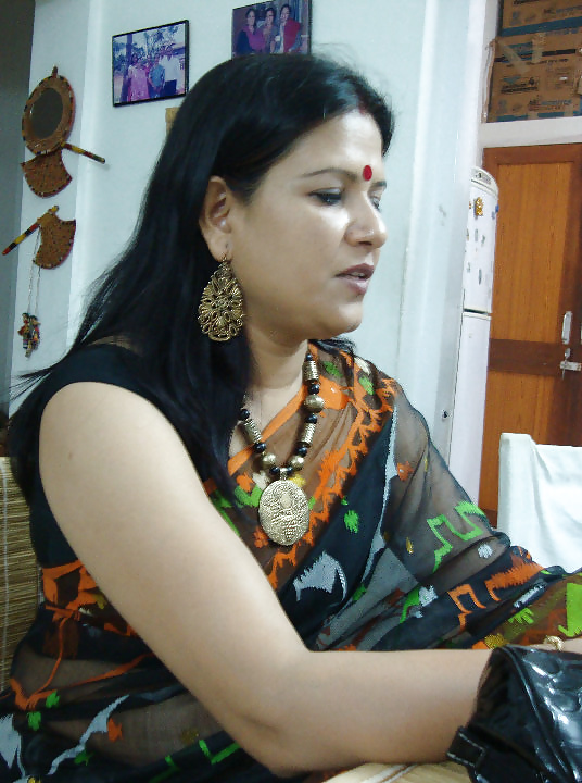 Bangladeshi Aunty pict gal