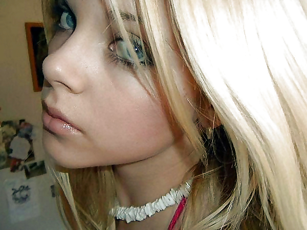 Dressed hottie teen collection pict gal