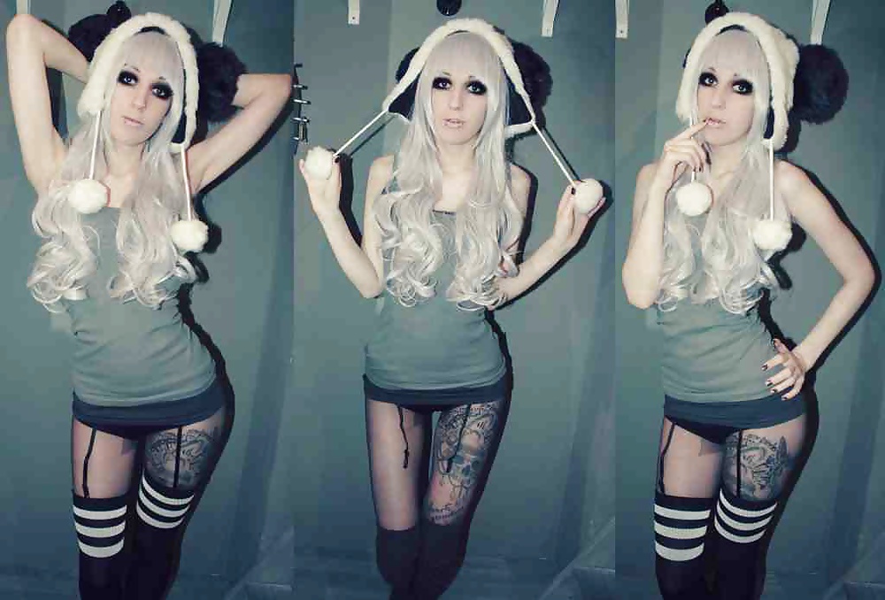 sexy little emo chick pict gal