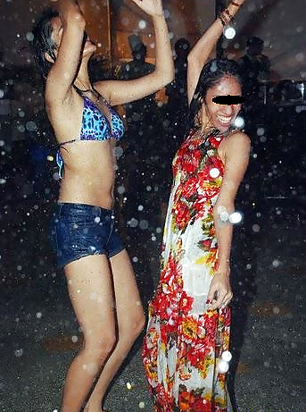 Night Raindance cum Pool Party with Friends pict gal