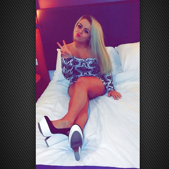 UK Facebook Teens - Bethany & Demi pict gal