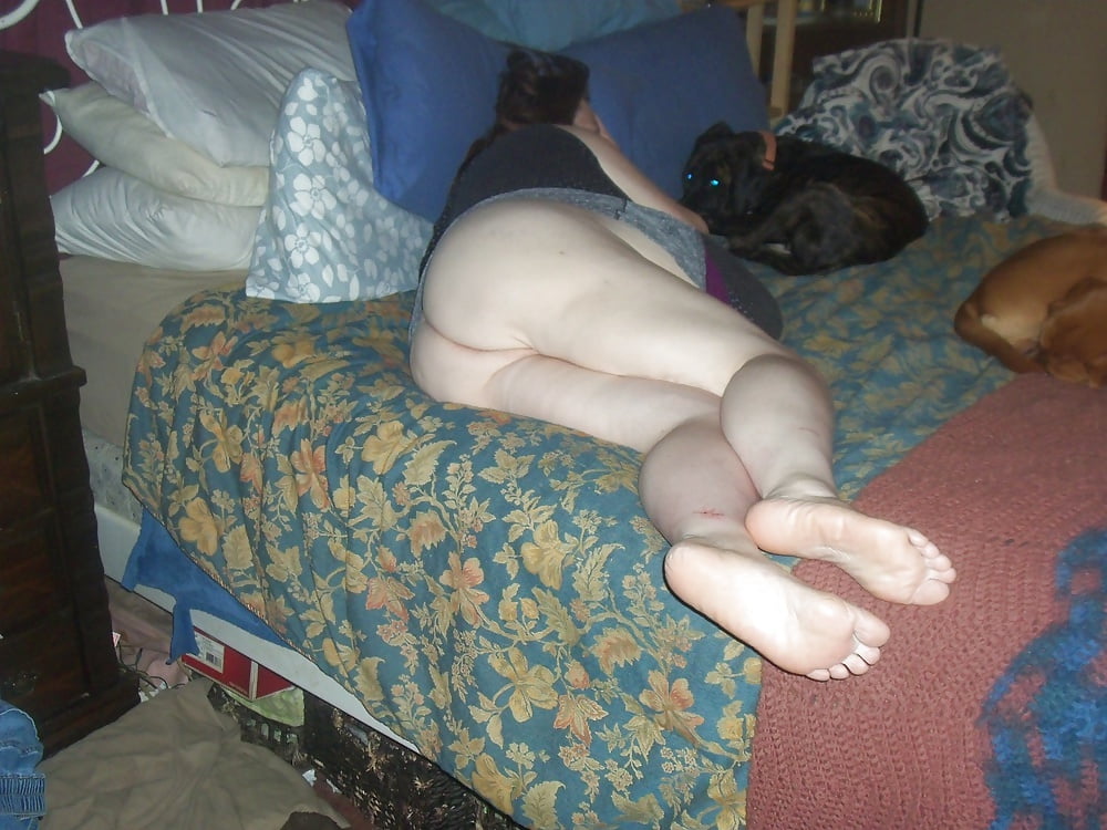 Queen Dee legs and ass,feet pict gal