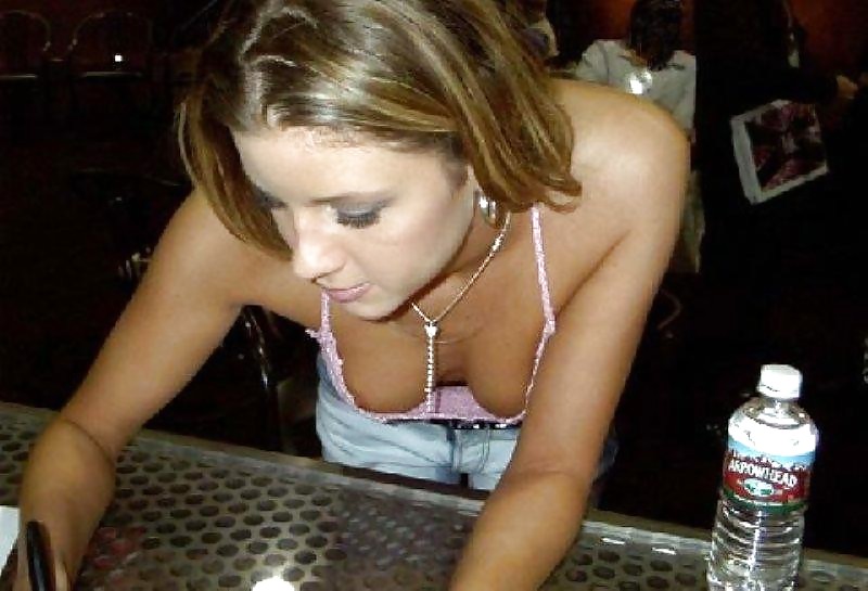 downblouse cleavage pict gal