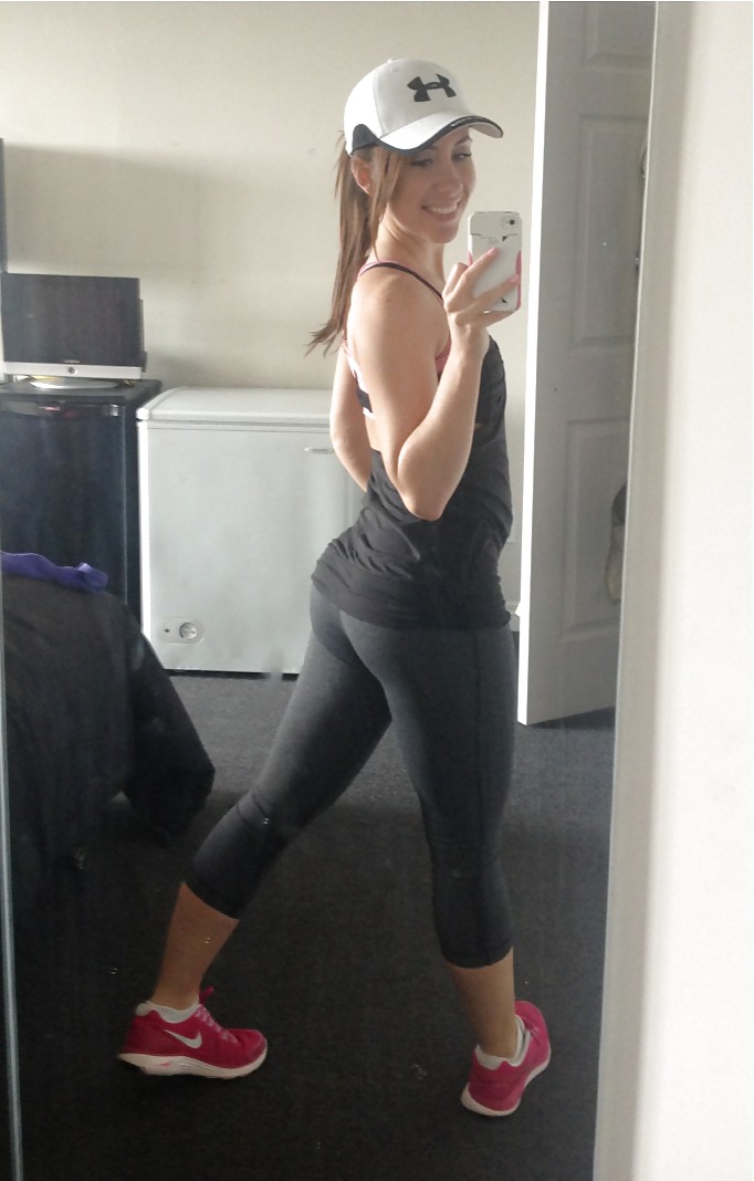 Get Your Meat Ready......Yoga Pants... 4 pict gal