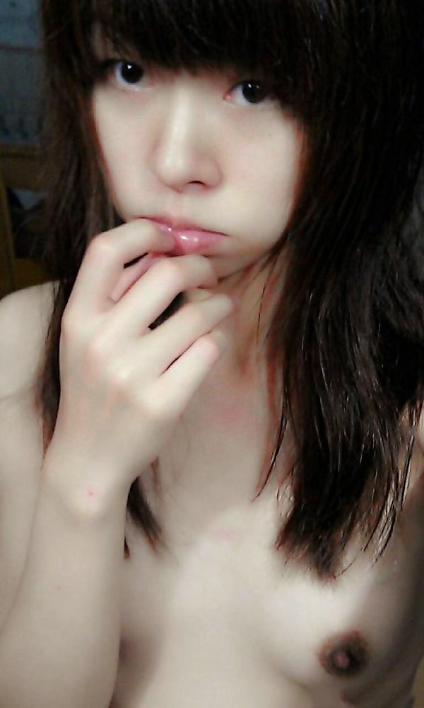 Chinese girl nude at home pict gal