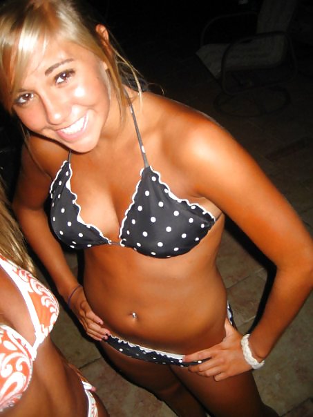 Sexy in Bikinis pict gal