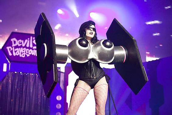 When Nerds Go Bad pict gal