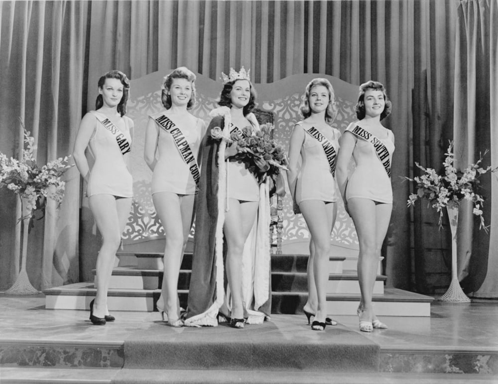 Evolving Beauty Pageant - 33 Photos 