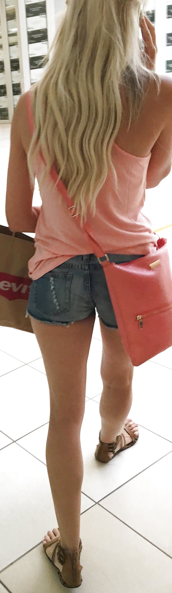 Gorgeous tight mall teen! pict gal