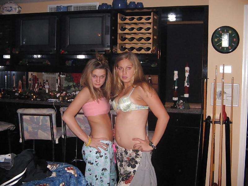 Bra Babes 99 pict gal