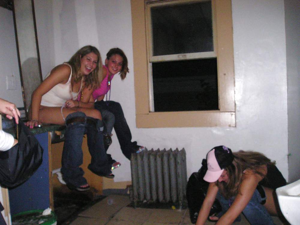 (BD) Tinkle Time pt.8 pict gal