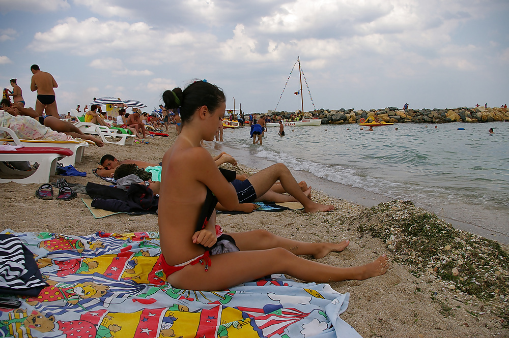 two friends - Beach pict gal