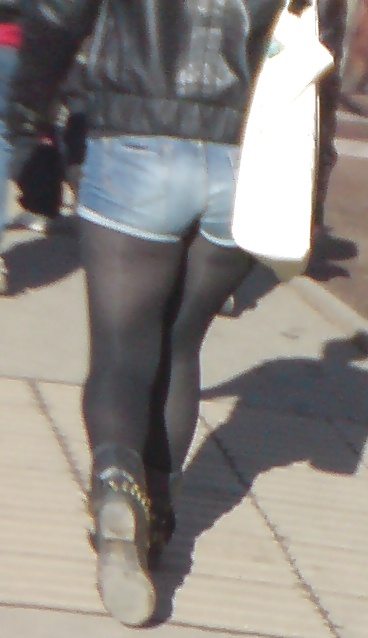 Asses in the street! pict gal