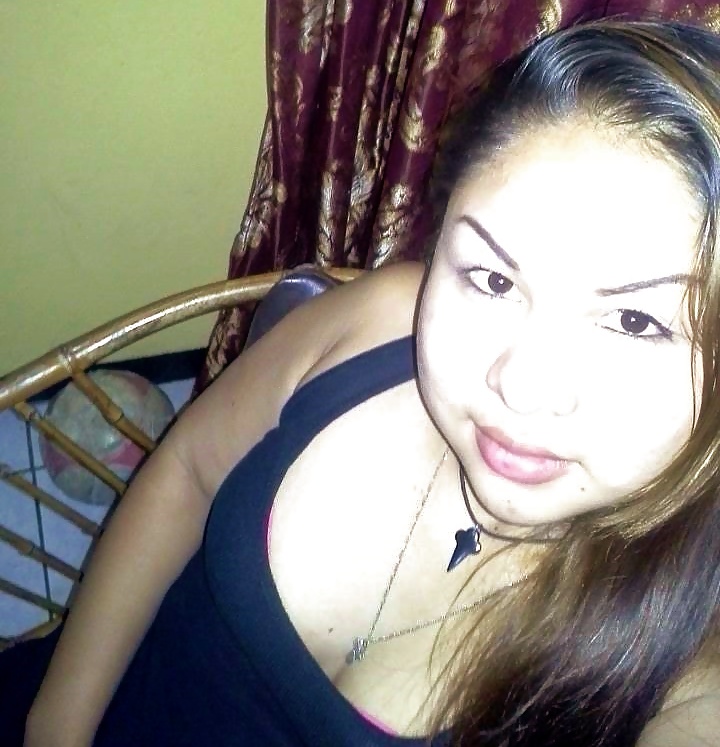 Nicaraguan teen 18yo Claudia Carrillo Mora (facebook) pict gal