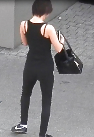 candid sexy teen in black leggings pict gal