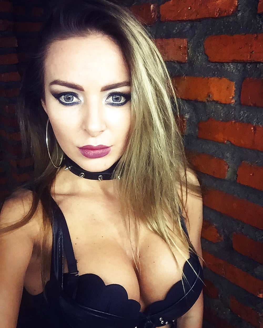 Romanian Slut Alina M 2 pict gal