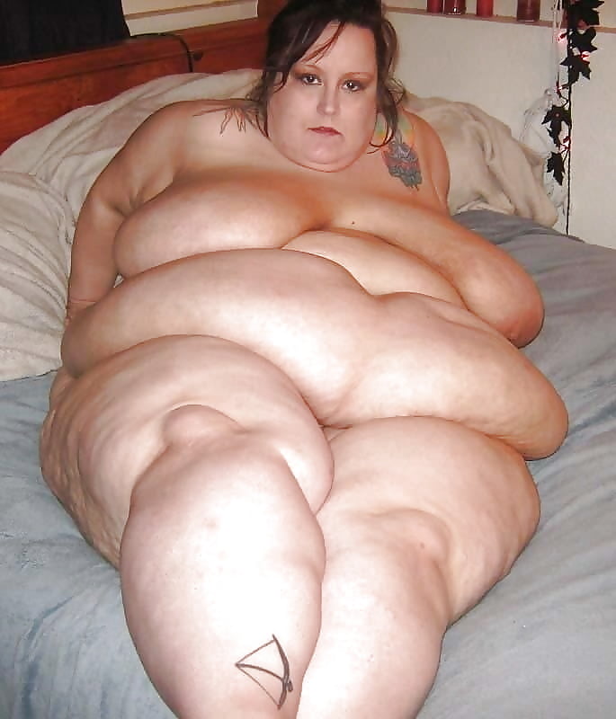 Obese woman nude.