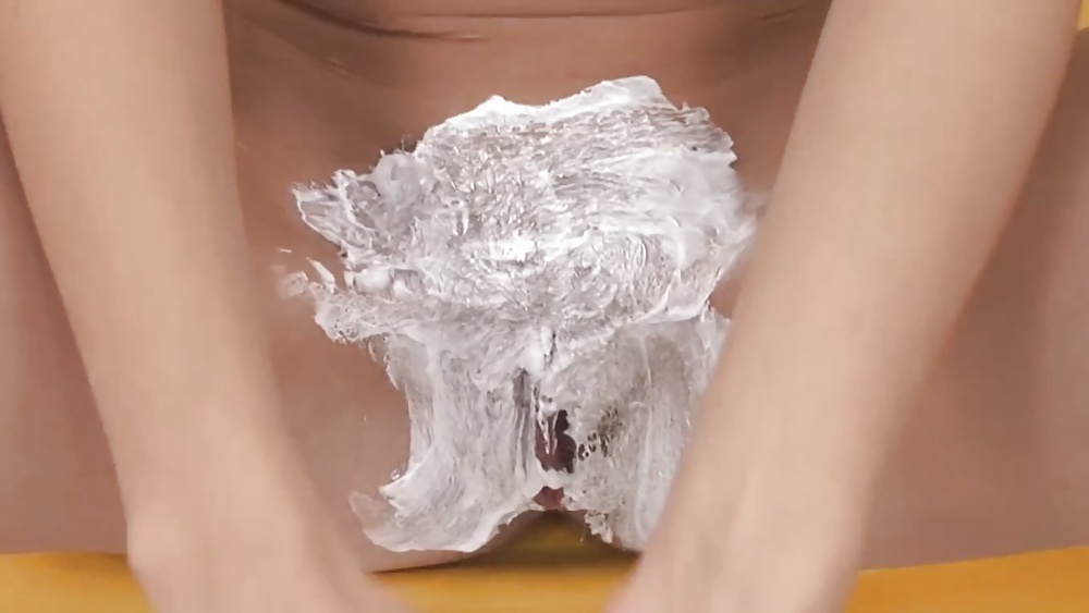 shaving pussy pict gal