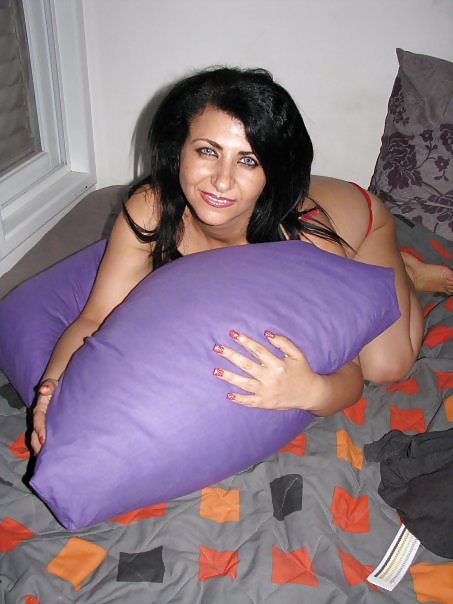 Israeli Facebook pict gal