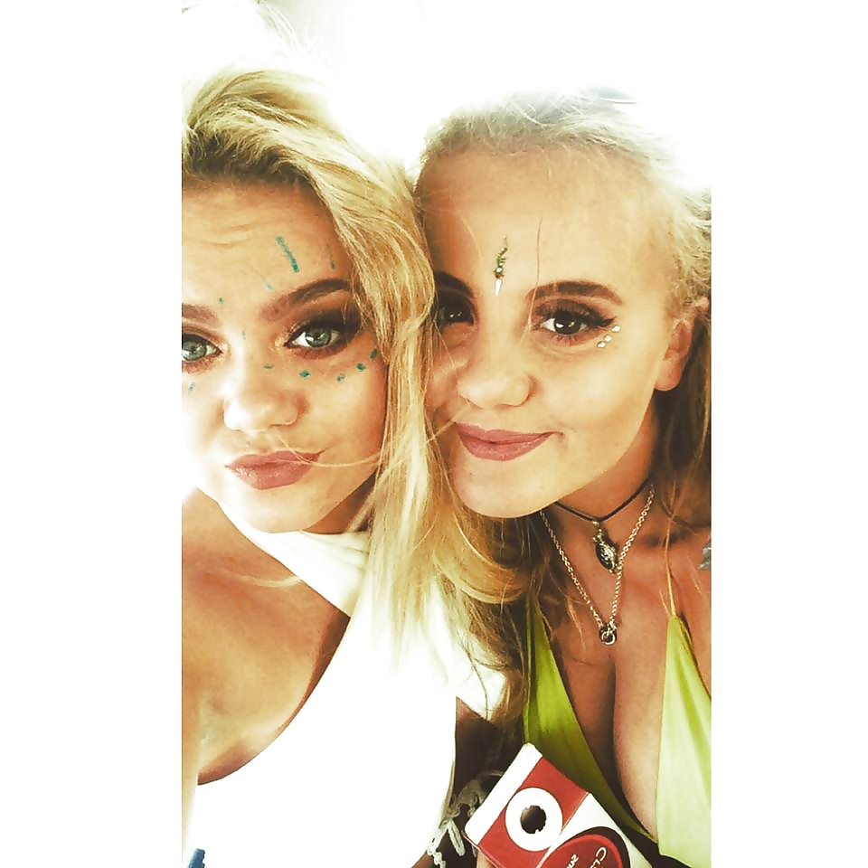 Hot Dublin teens ( please comment) pict gal