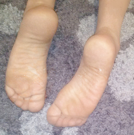 Cum on wife's soles