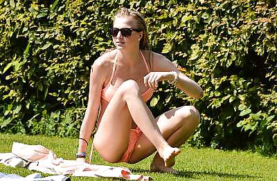 bikini girl2 pict gal