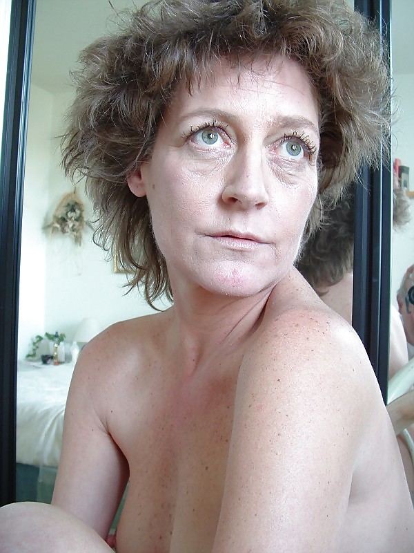 PICS OF ME! Some Portraits of Me.  An Amateur Mature Milf pict gal